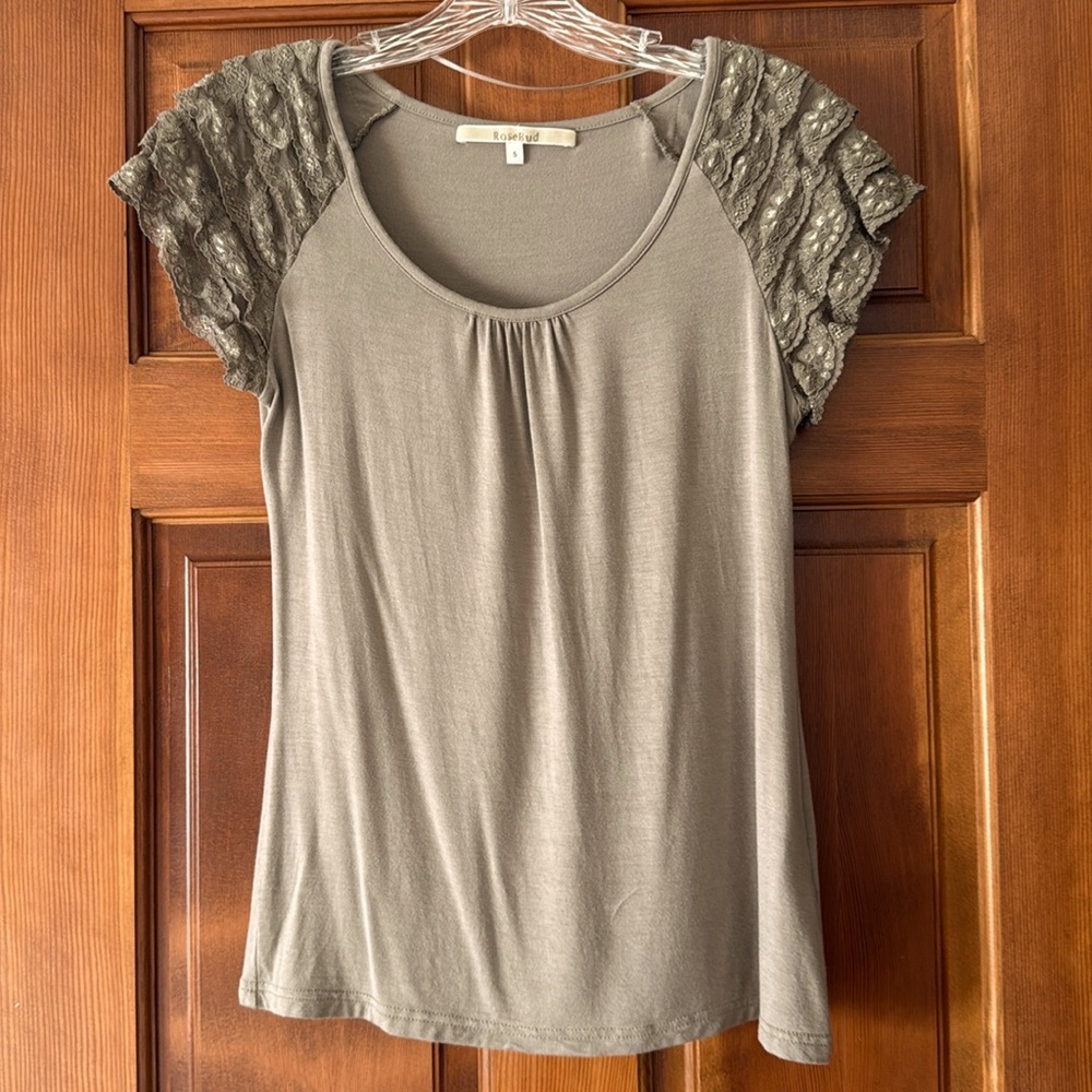 Rosebud women’s top